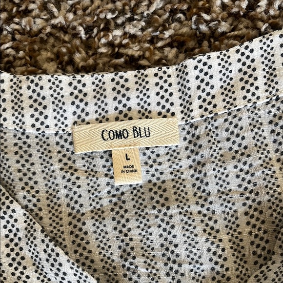 Pattern Button-Down Top - Picture 2 of 10